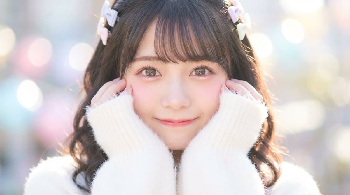 Cute idol close-up portrait — Generated result